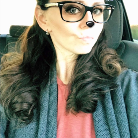 Meet your Posher, Casey - Picture 3 of 3